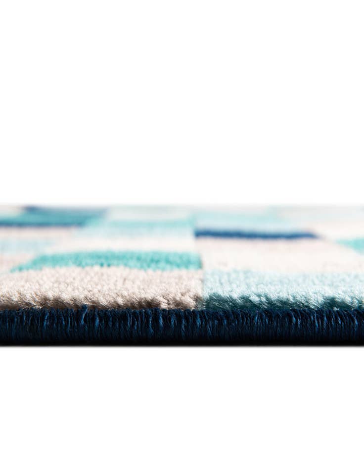 Detail image of 2' x 8' Azalea Runner Rug