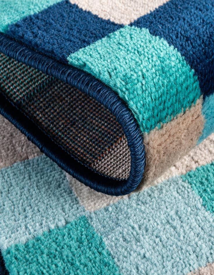 Detail image of 2' x 8' Azalea Runner Rug