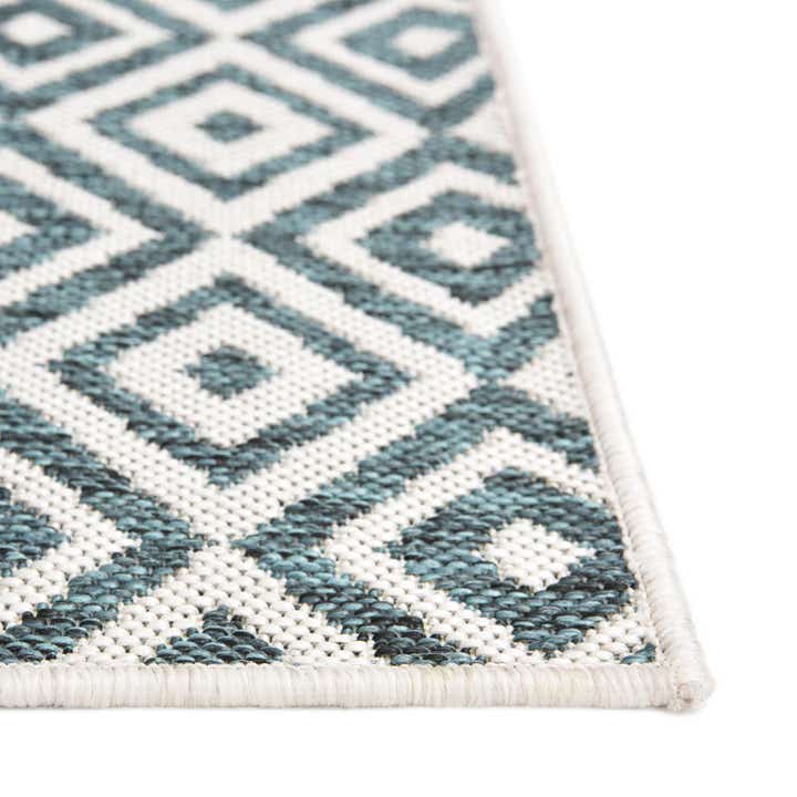 2' x 8' Easy-Clean Jill Zarin Costa Rica Indoor / Outdoor Runner Rug
