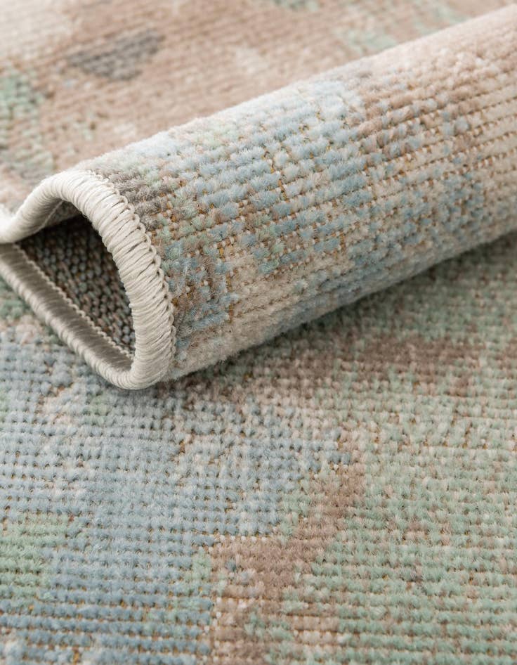 Detail image of 2' x 8' Lotus Runner Rug