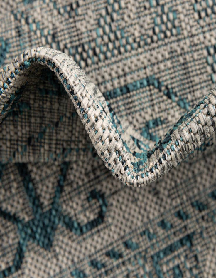 Detail image of 2' 7 x 12' Easy-Clean Aztec Indoor / Outdoor Runner Rug