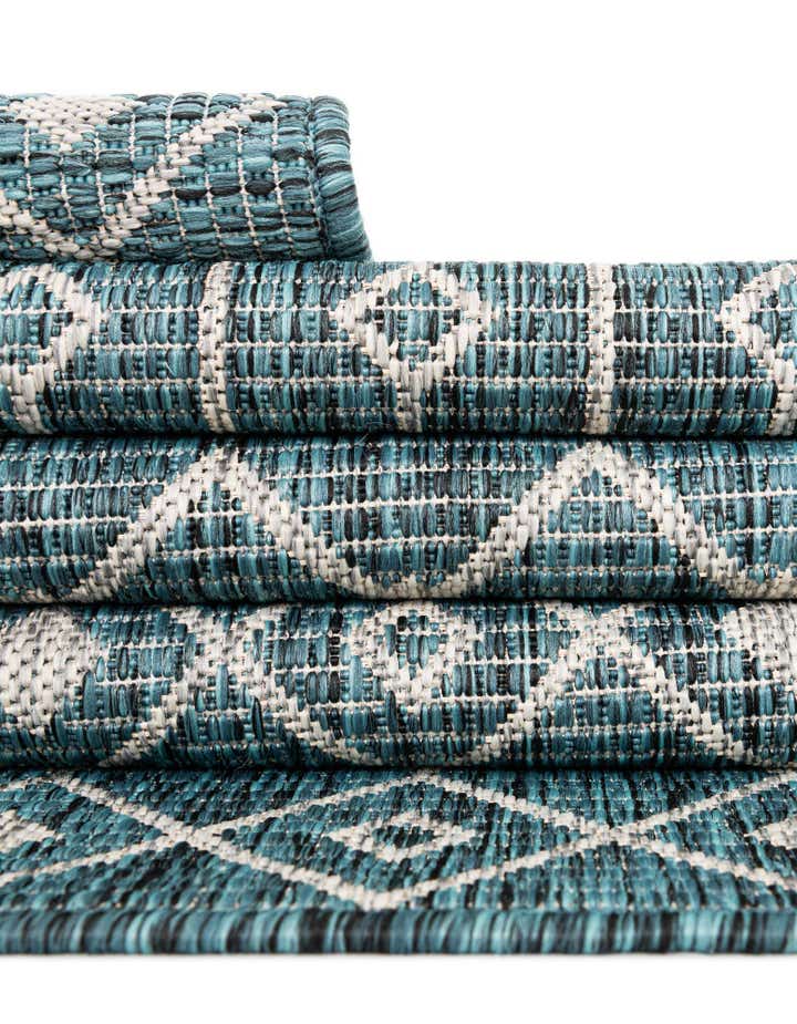 2' x 8' Easy-Clean Lattice Indoor / Outdoor Runner Rug