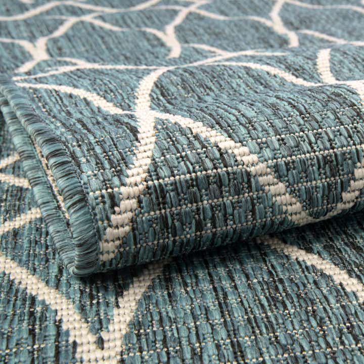 2' x 6' Easy-Clean Lattice Indoor / Outdoor Runner Rug