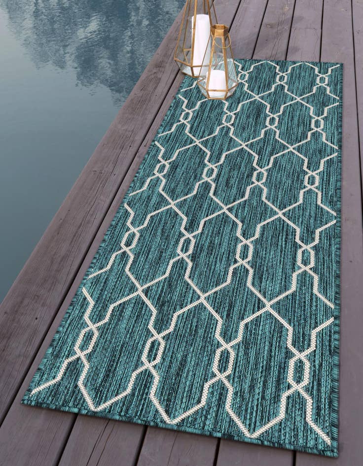 Detail image of 2' x 6'  Washable Trellis Indoor / Outdoor Runner Rug