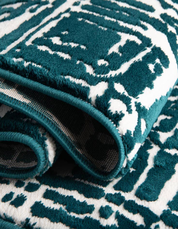 Detail image of 2' x 6' Vince Camuto Runner Rug