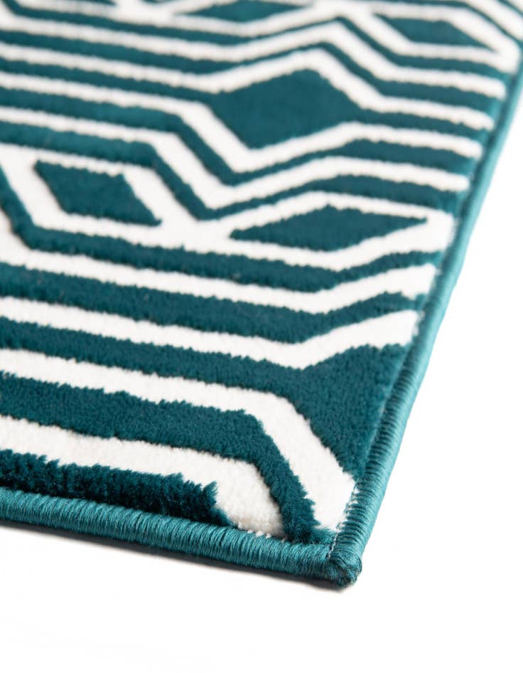 Detail image of 2' x 8' 8 Vince Camuto Runner Rug