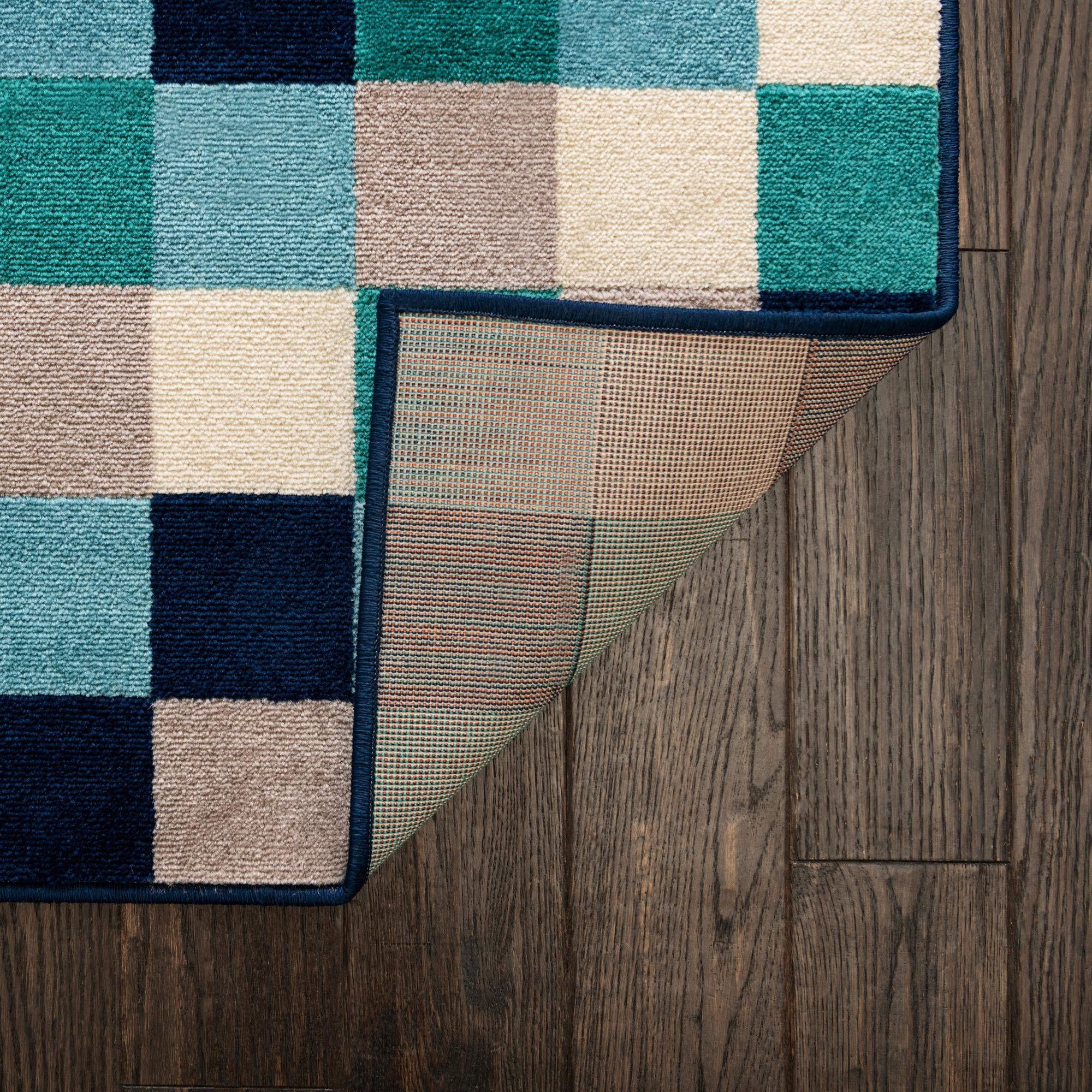7' 10 x 7' 10 Azalea Square Rug