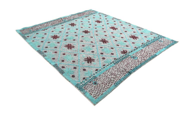 Detail image of 8' 6 x 9' 7 Hand Knotted Darya Wool Square Rug