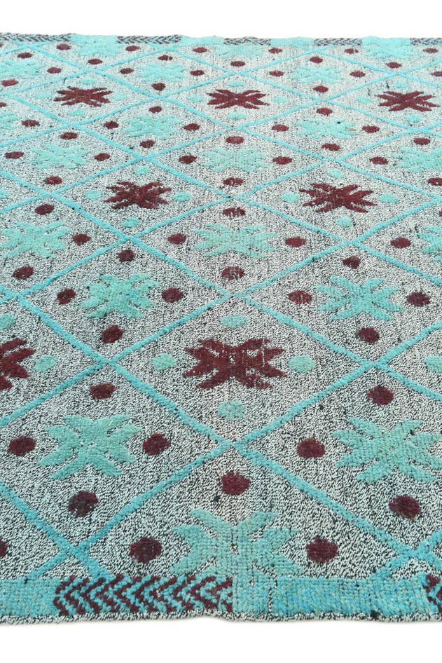 Detail image of 8' 6 x 9' 7 Hand Knotted Darya Wool Square Rug