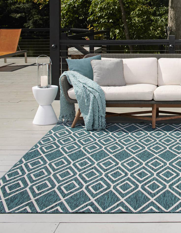 Detail image of 7' 10 x 7' 10 Easy-Clean Jill Zarin Turks and Caicos Indoor / Outdoor Square Rug