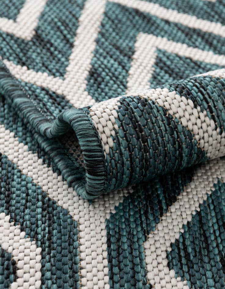 Detail image of 7' 10 x 7' 10 Easy-Clean Jill Zarin Turks and Caicos Indoor / Outdoor Square Rug