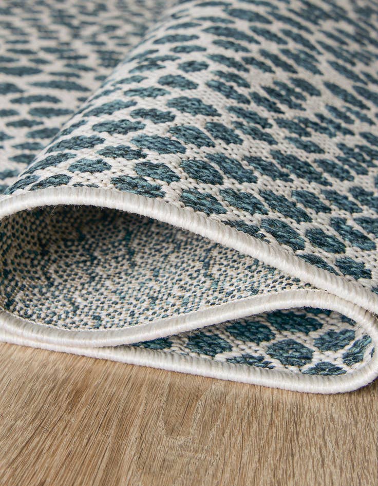 Detail image of 7' 10 x 7' 10 Easy-Clean Jill Zarin Cape Town Indoor / Outdoor Square Rug
