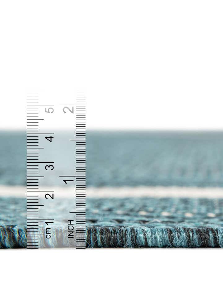 5' 3 x 5' 3 Easy-Clean Border Indoor / Outdoor Square Rug