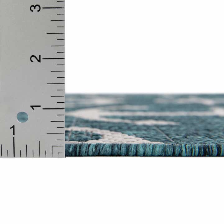 5' 3 x 5' 3 Easy-Clean Coastal Indoor / Outdoor Square Rug