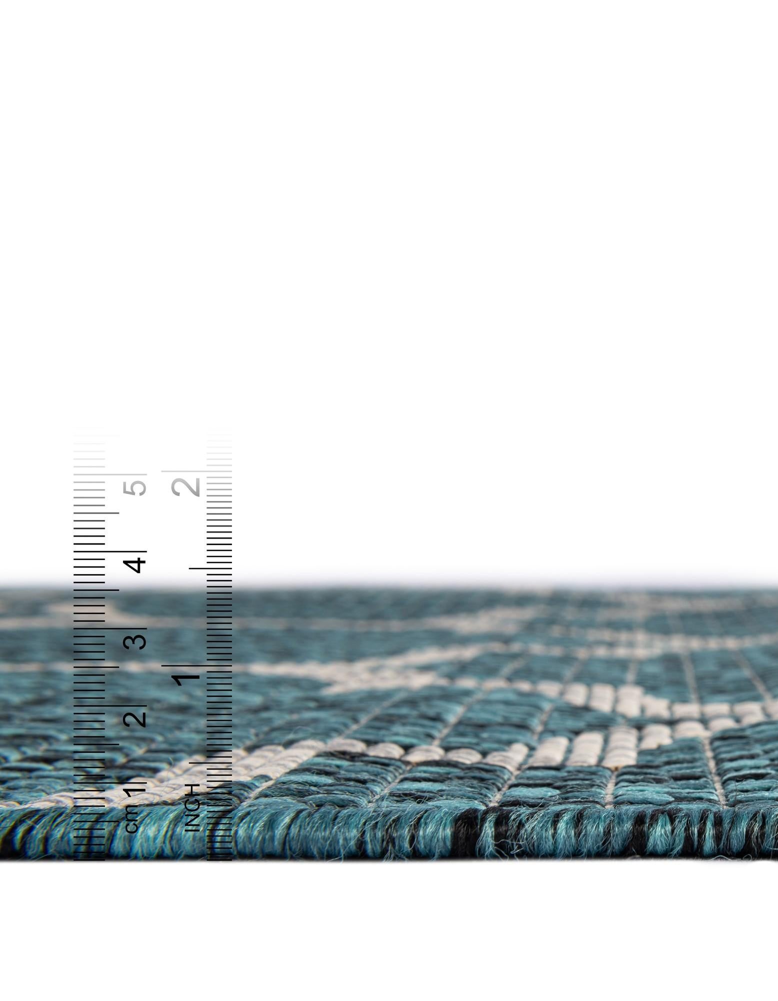 5' 3 x 5' 3 Easy-Clean Lattice Indoor / Outdoor Square Rug