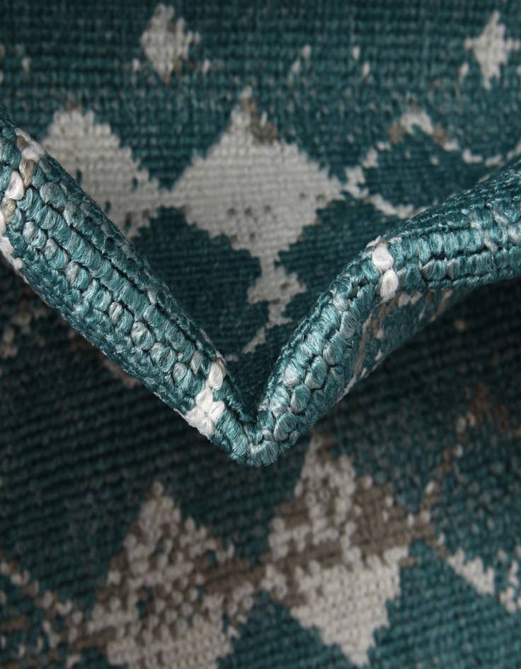 Detail image of 7' 10 x 7' 10 Washable Lattice Indoor / Outdoor Square Rug