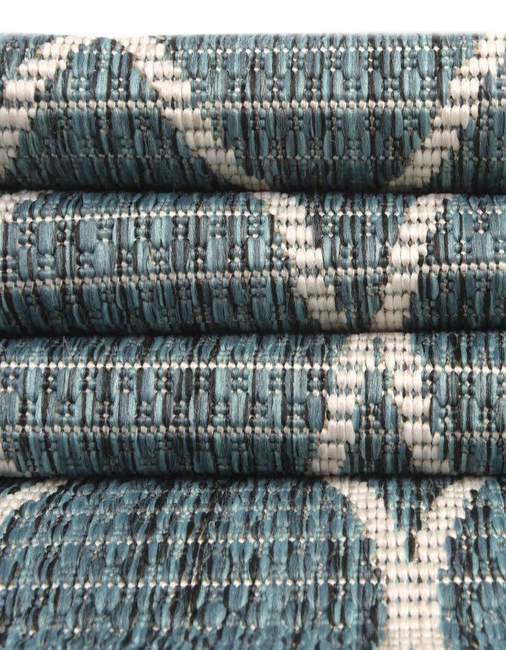 Detail image of 10' x 10' Washable Lattice Indoor / Outdoor Square Rug