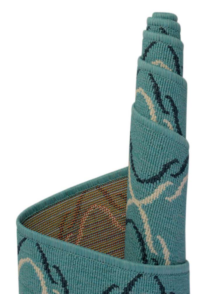 7' 10 x 7' 10 Easy-Clean Lattice Indoor / Outdoor Square Rug