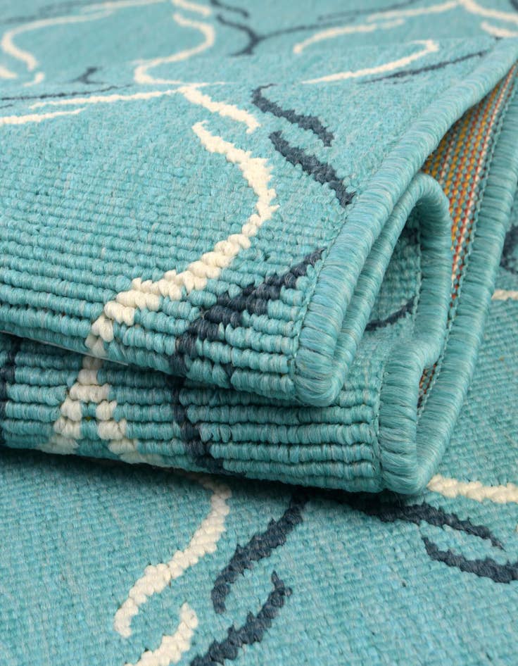 Detail image of 7' 10 x 7' 10 Washable Lattice Indoor / Outdoor Square Rug