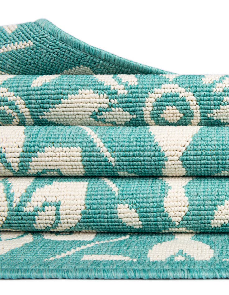 Detail image of 7' 10 x 7' 10 Washable Lattice Indoor / Outdoor Square Rug