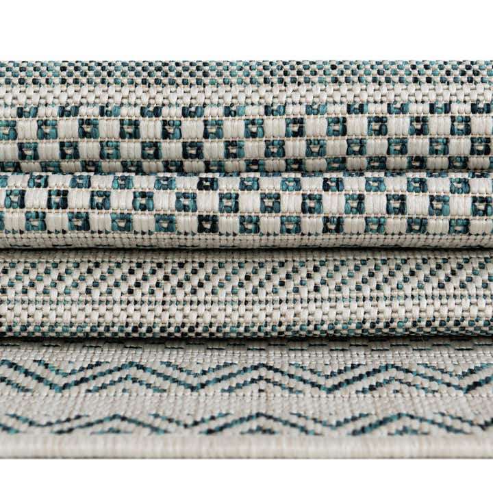 7' 10 x 7' 10 Easy-Clean Striped Indoor / Outdoor Square Rug