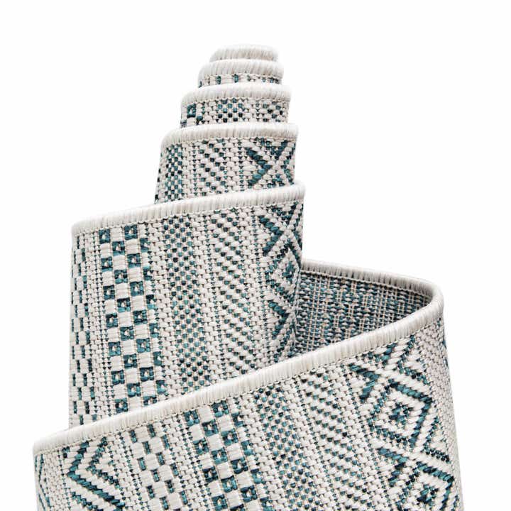 7' 10 x 7' 10 Easy-Clean Striped Indoor / Outdoor Square Rug