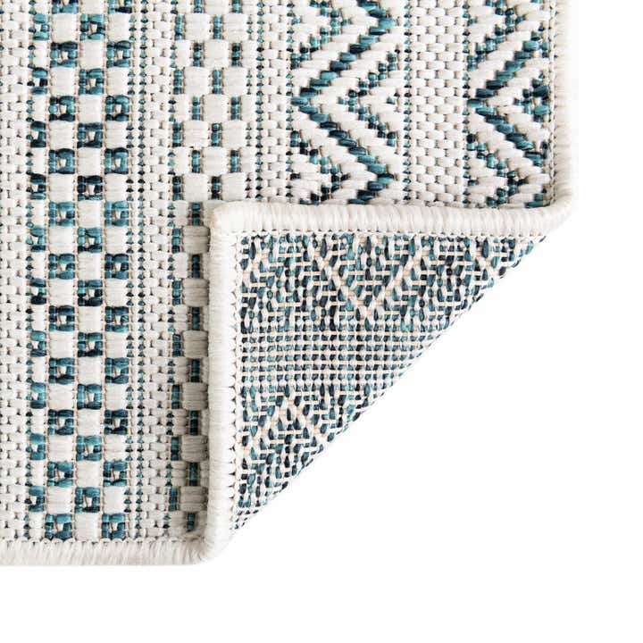 7' 10 x 7' 10 Easy-Clean Striped Indoor / Outdoor Square Rug