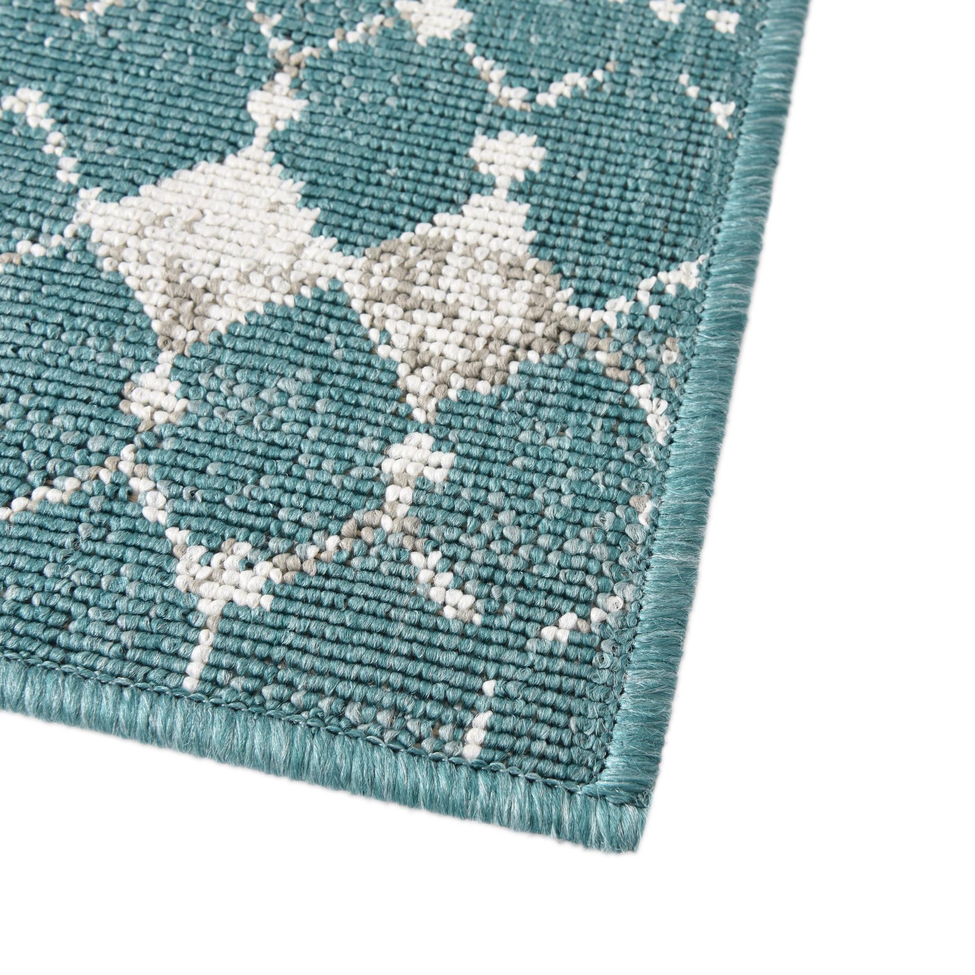 7' 10 x 7' 10 Easy-Clean Trellis Indoor / Outdoor Square Rug