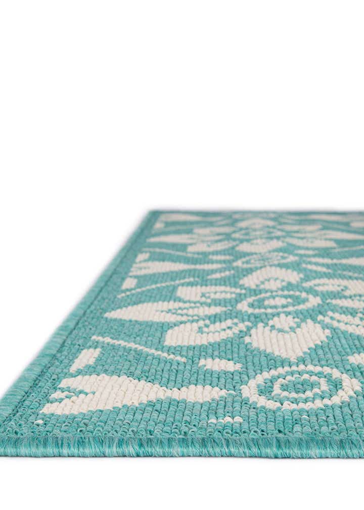 7' 10 x 7' 10 Easy-Clean Trellis Indoor / Outdoor Square Rug