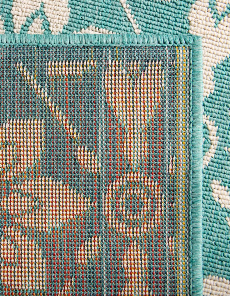 Detail image of 7' 10 x 7' 10 Easy-Clean Trellis Indoor / Outdoor Square Rug