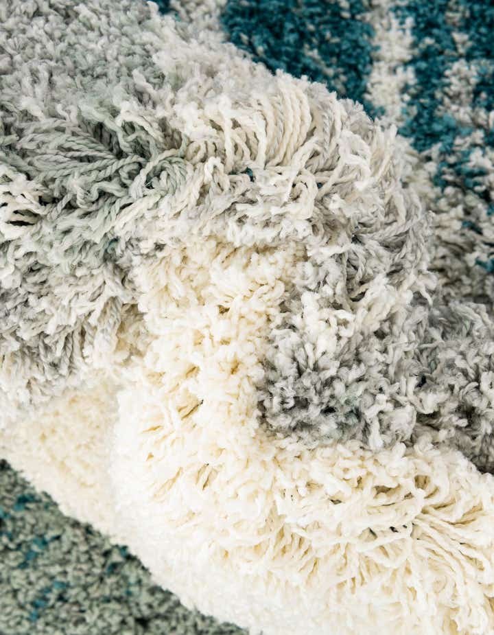 7' 10 x 7' 10 Soft Touch Shag Square Rug
