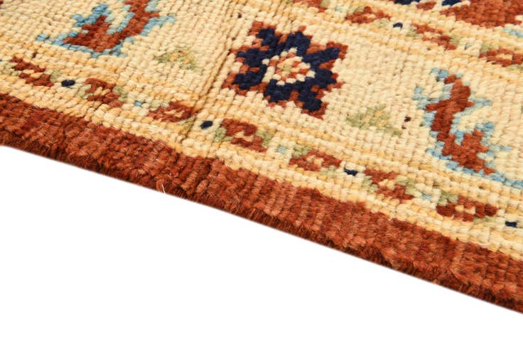 Detail image of 4' 2 x 6' Hand Knotted Darya Wool Rug