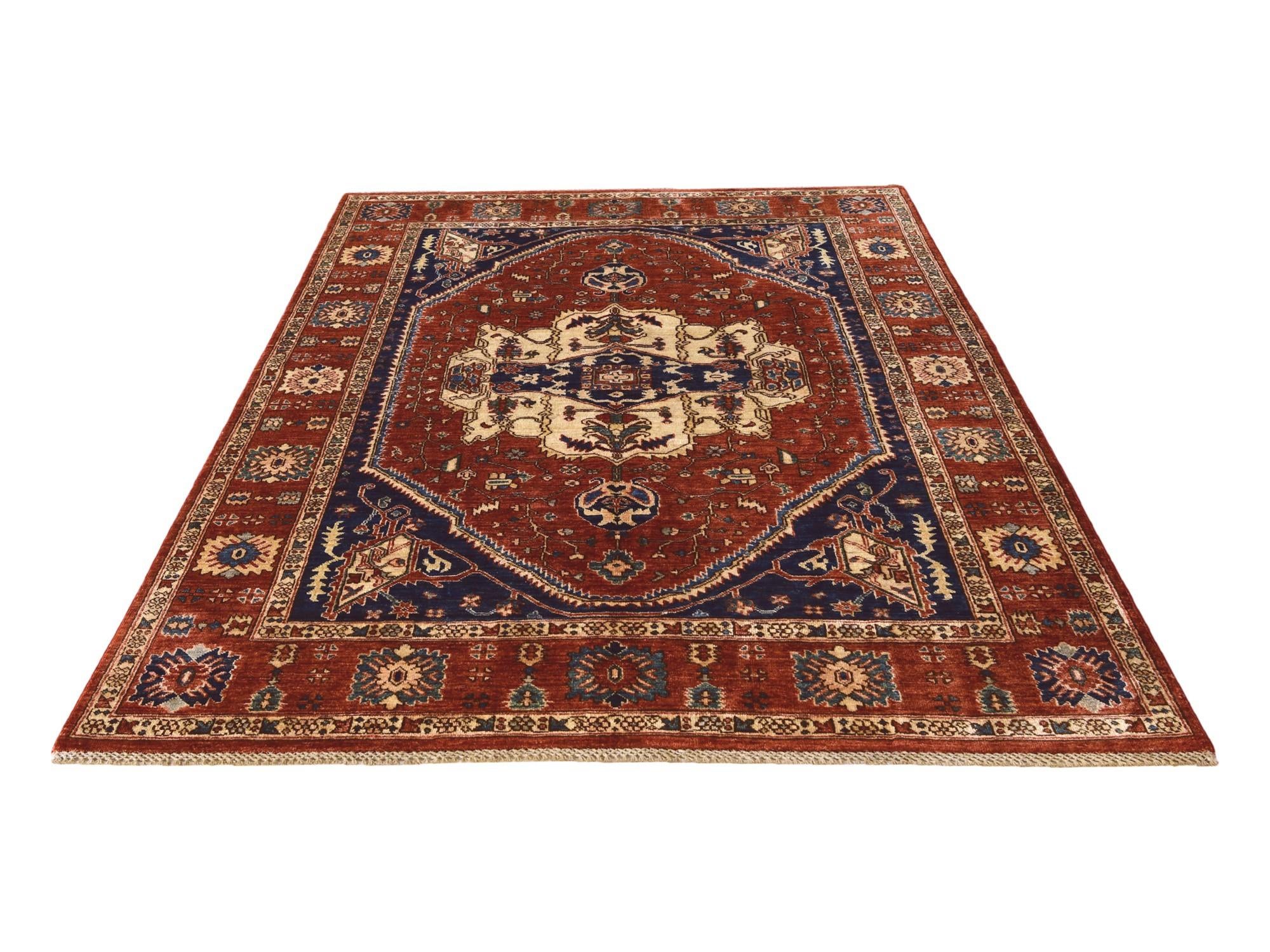5' 7 x 8' Hand Knotted Heriz Rug