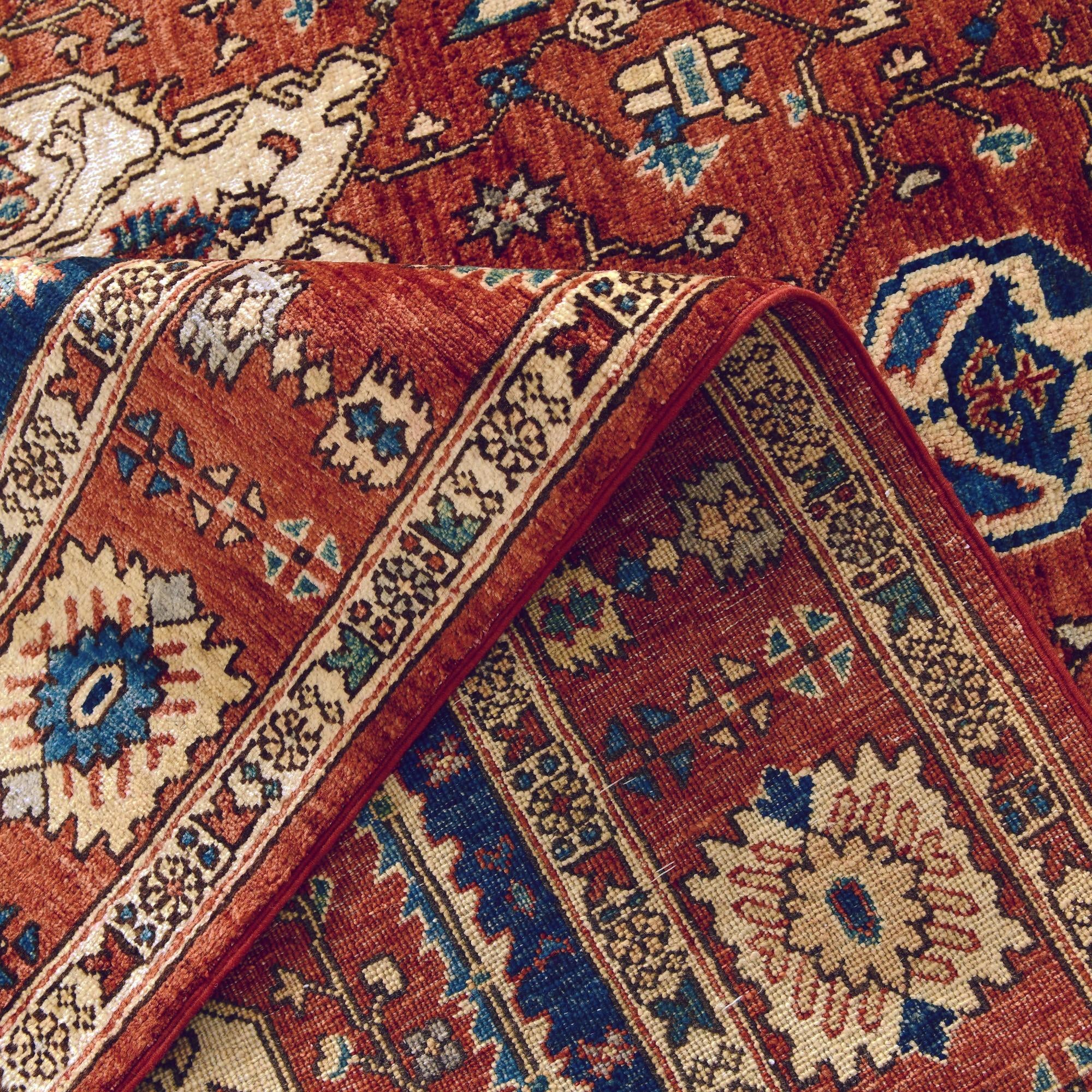 5' 7 x 8' Hand Knotted Heriz Rug