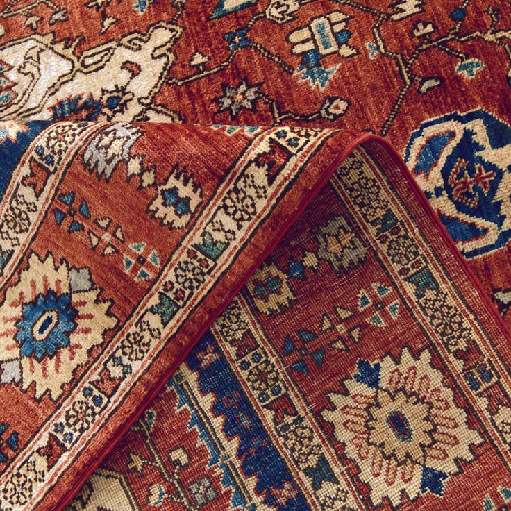 Detail image of 5' 7 x 8' Hand Knotted Heriz Rug