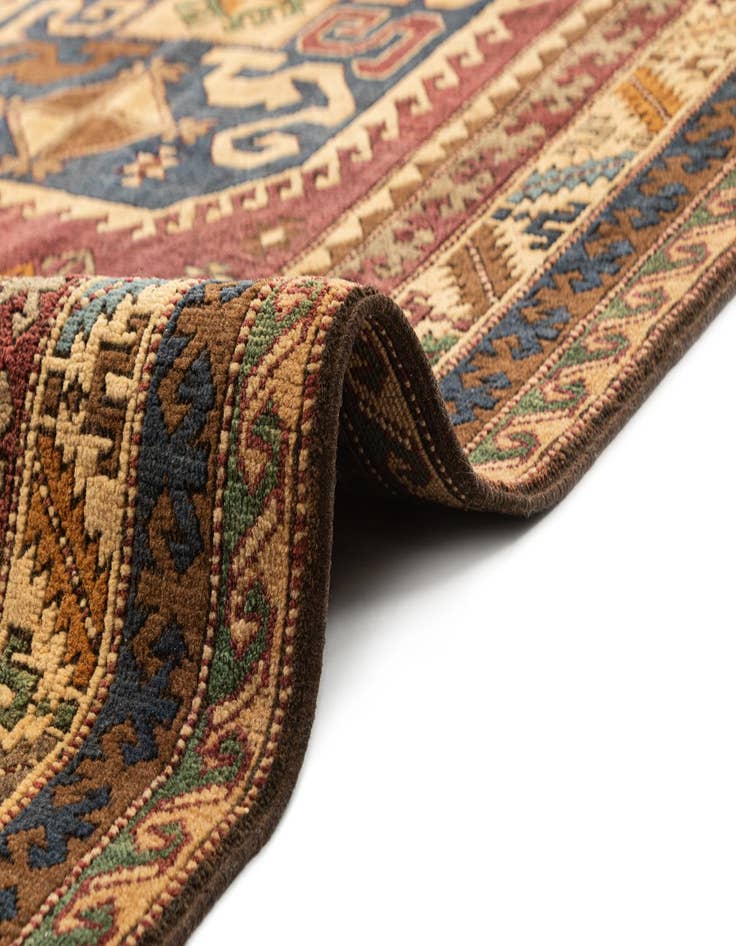 Detail image of 4' 7 x 7' 4 Kars Wool Rug