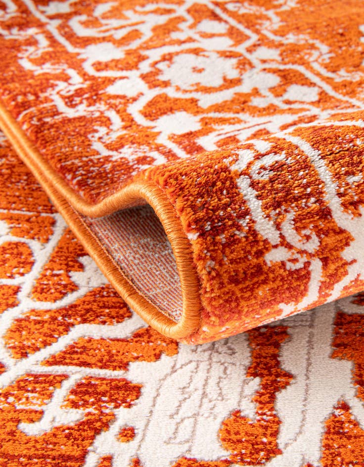 Detail image of 4' x 6' Modern Classical Rug