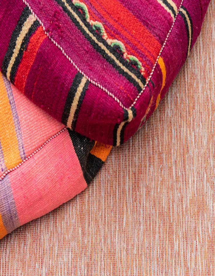 Detail image of 8' 4 x 11' 4  Washable Solid Indoor / Outdoor Rug