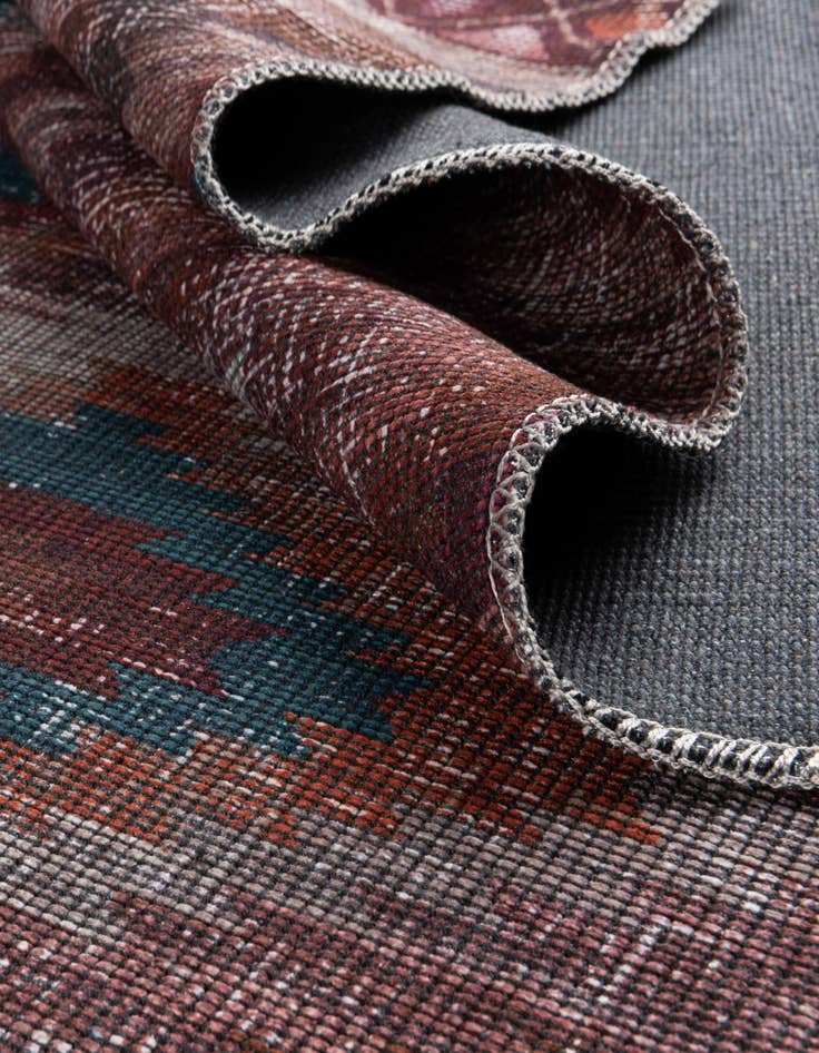 Detail image of 3' 3 x 5' 3 Washable Sisu Rug