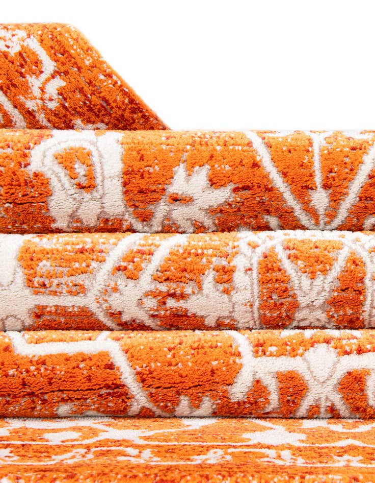 Detail image of 5' 3 x 5' 3 Modern Classical Round Rug