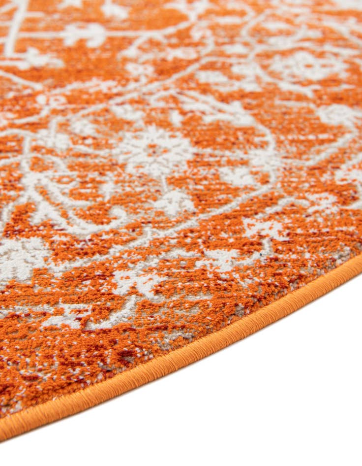 Detail image of 8' x 8' New Vintage Round Rug