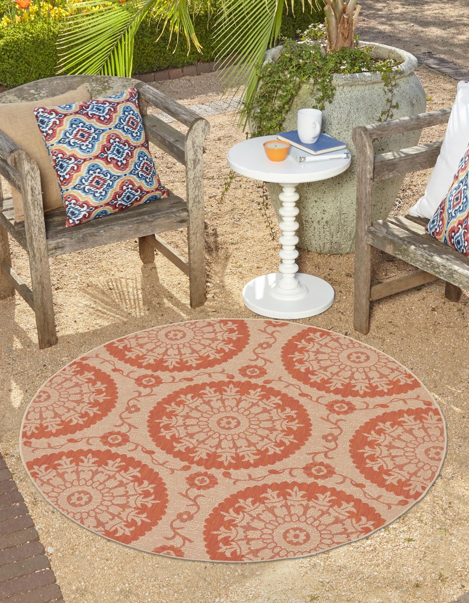 6' x 6' Easy-Clean Botanical Indoor / Outdoor Round Rug