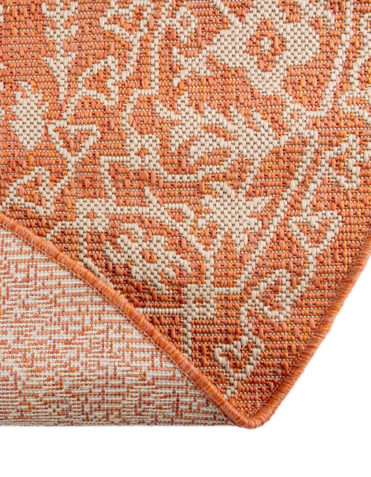 Detail image of 5' 3 x 5' 3  Washable Botanical Indoor / Outdoor Round Rug