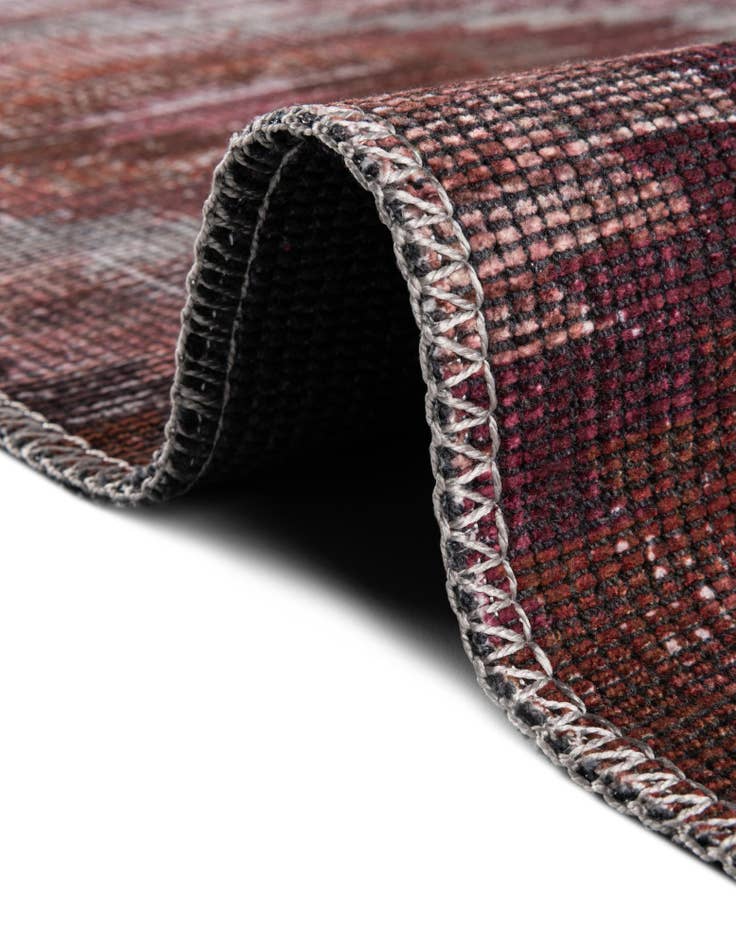 Detail image of 3' 3 x 3' 3 Washable Sisu Round Rug