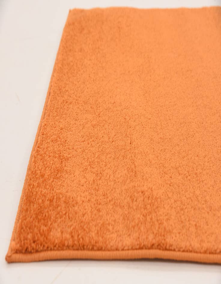 Detail image of 3' 3 x 9' 10 Basic Runner Rug