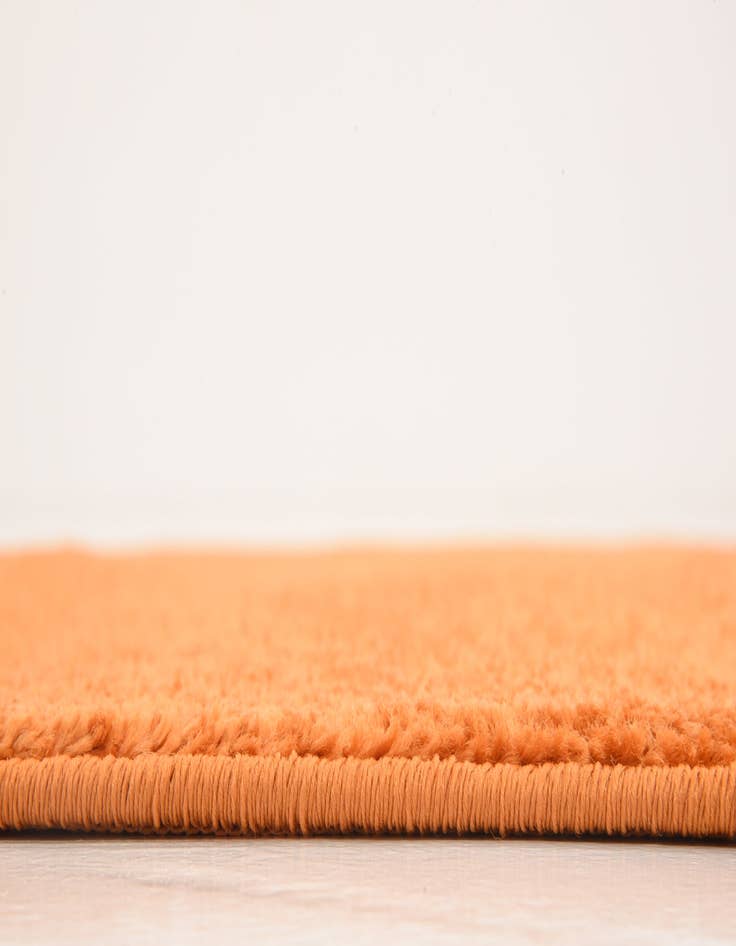 Detail image of 3' 3 x 9' 10 Basic Runner Rug
