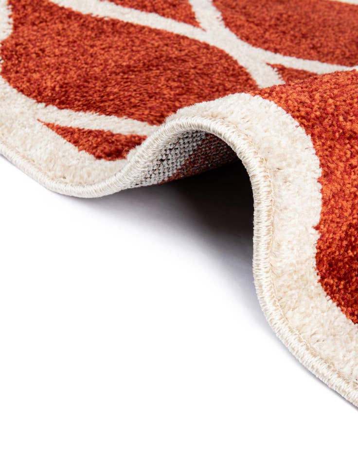 Detail image of 2' 7 x 8' Lattice Runner Rug