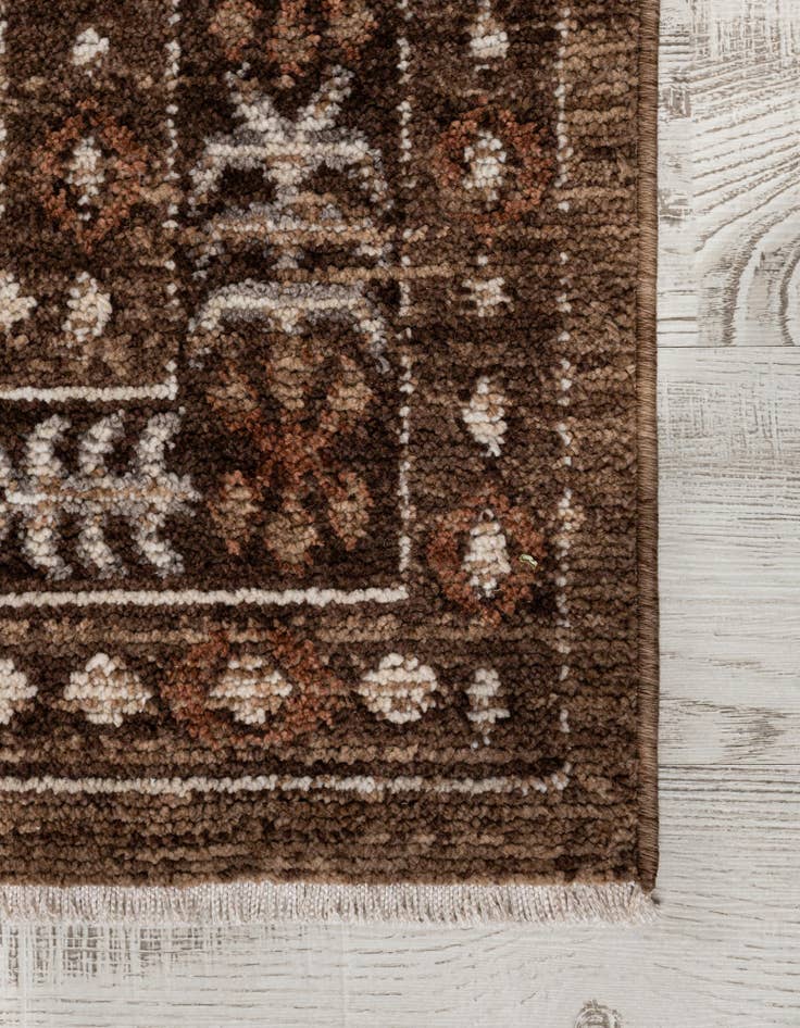 Detail image of 2' x 7' 7 Grand Tradition Runner Rug