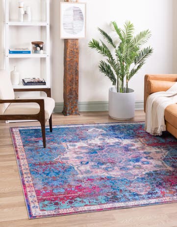 7' 10 x 7' 10 Washable Renaissance Square Rug