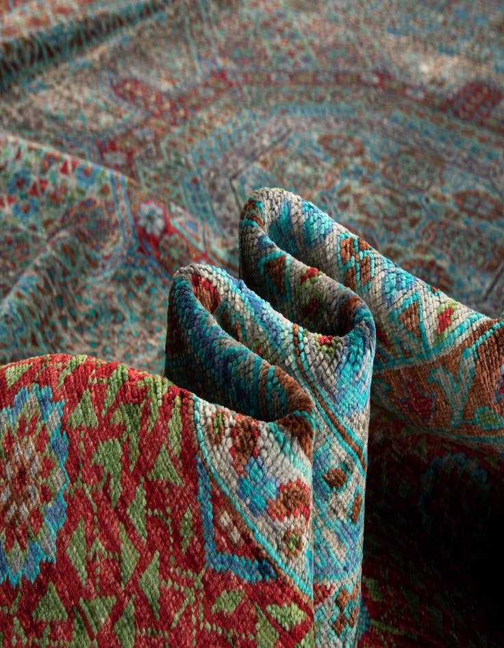 Detail image of 6' 11 x 9' 10 Amina Wool Rug